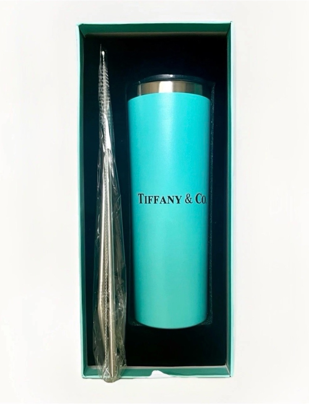 Tiffany & Co Stainless Steel
Drinking Tumbler 2 Steel Straws 1
Steel Cleaner NEW